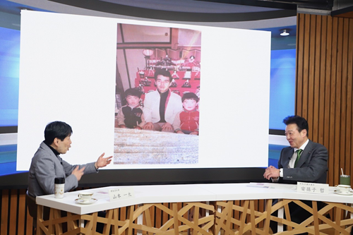 写真：対談する山本知事と安孫子県議