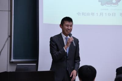 あいさつをする本郷高明議員の画像