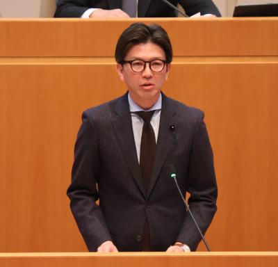 亀山委員長の画像