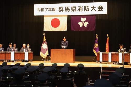 写真:あいさつする山本知事