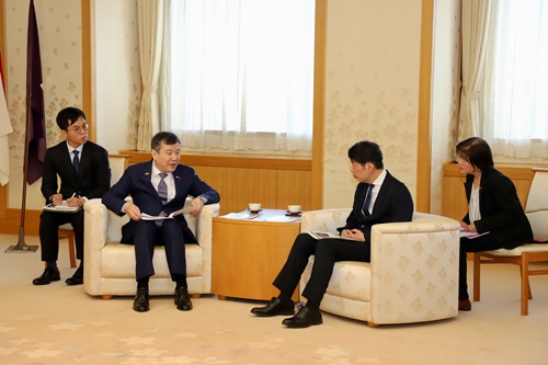 台湾駐日代表との懇談風景