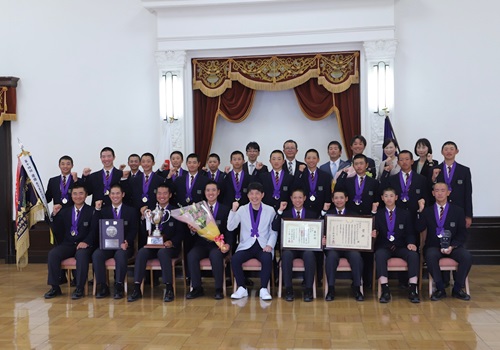 写真：山本知事と桐生第一中学校軟式野球部