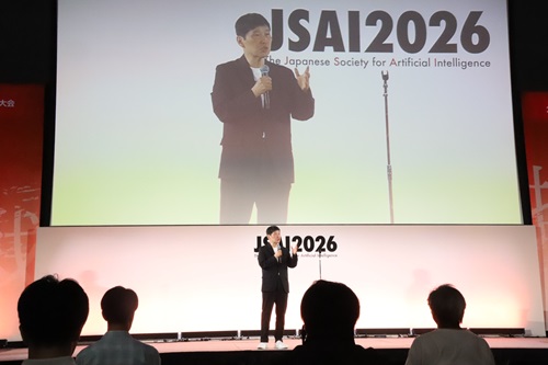 写真：挨拶する山本知事
