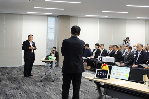 写真：山本知事と明和町の冨塚基輔町長