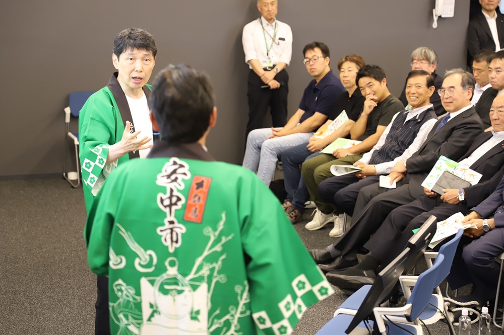 安中市長と対談する山本知事
