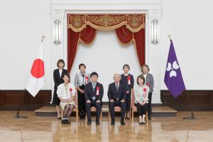 表彰式記念撮影の画像