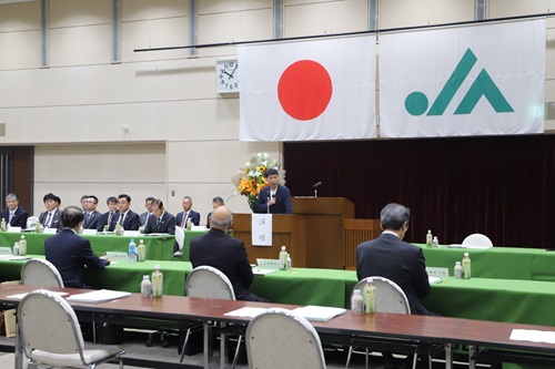 写真:あいさつする山本知事