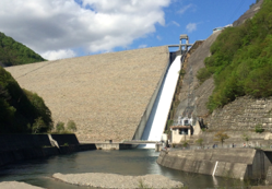 奈良俣ダム（発電所）の全景画像