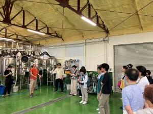 OCTONE Brewing 名胡桃工場 見学の様子の写真