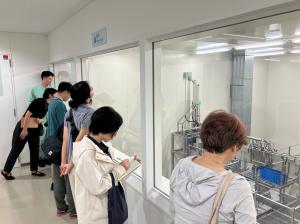 JR東日本クロスステーション みなかみ工場 見学の様子の写真