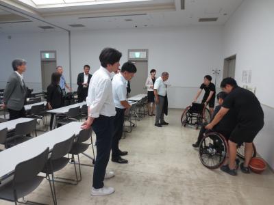 神奈川VANGUARDSで説明を受けている写真