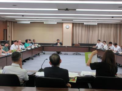 宇治市役所にて説明を受けている写真