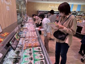 食品表示の実地調査(生鮮)の写真