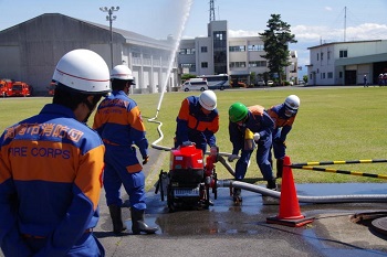 小型ポンプ操作実習の写真