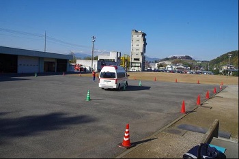 運転技術実習の写真