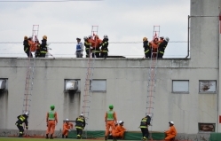 応急はしご救助の写真